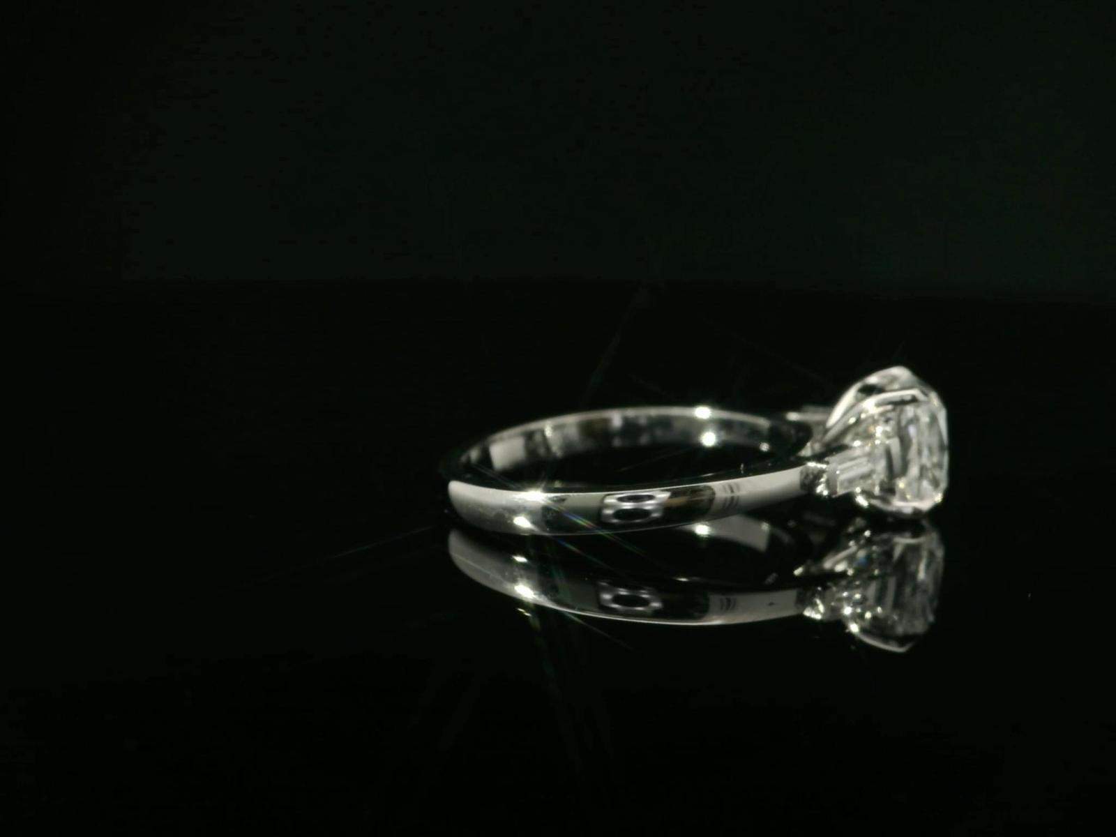 GIA-CERTIFICATED Natural Diamond Ring