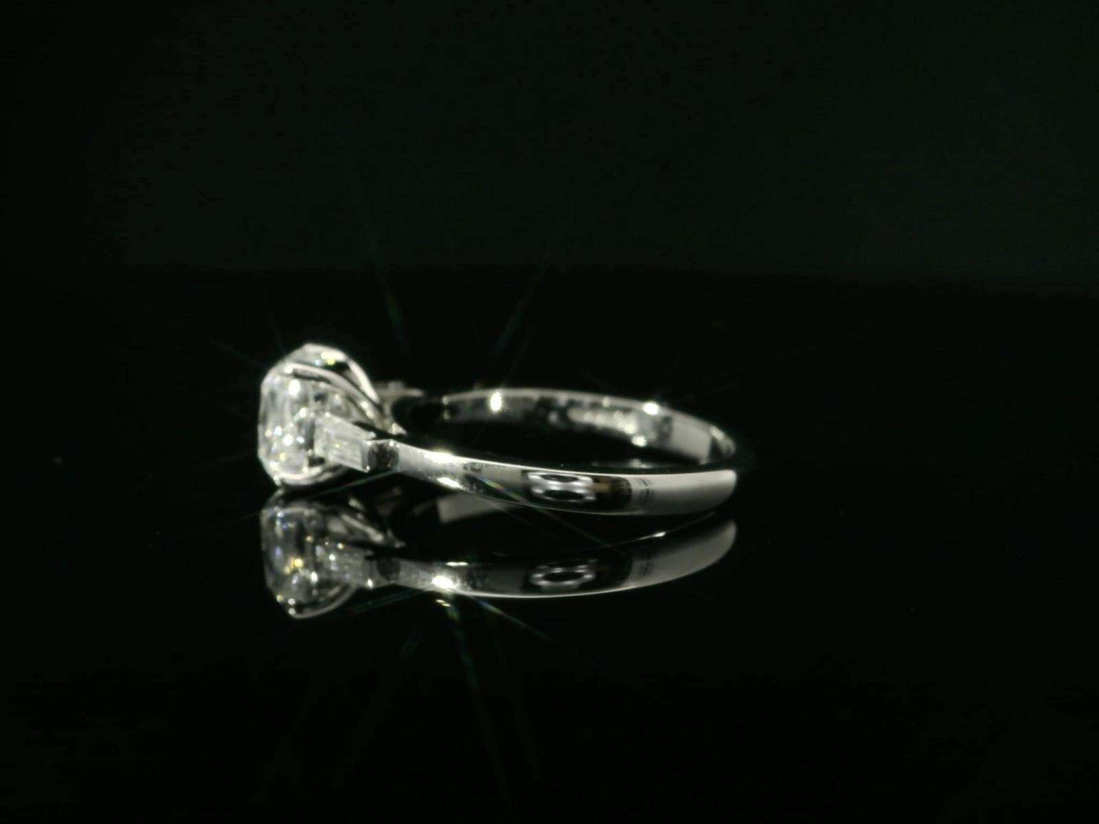 GIA-CERTIFICATED Natural Diamond Ring