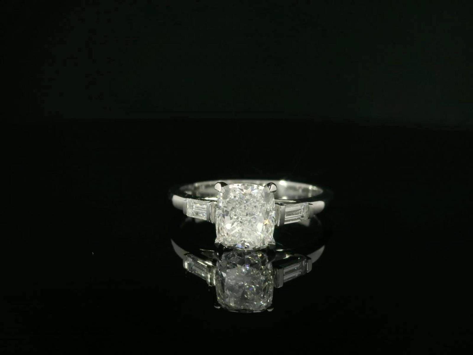 GIA-CERTIFICATED Natural Diamond Ring