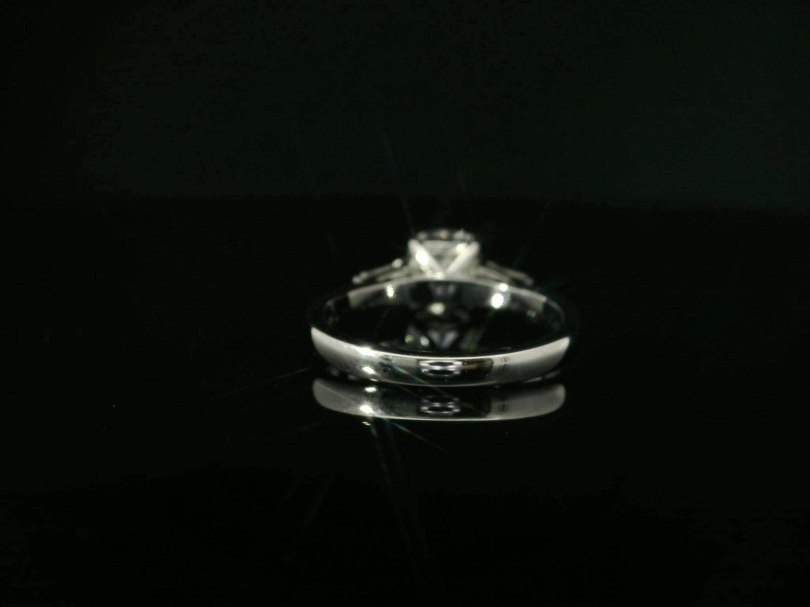 GIA-CERTIFICATED Natural Diamond Ring