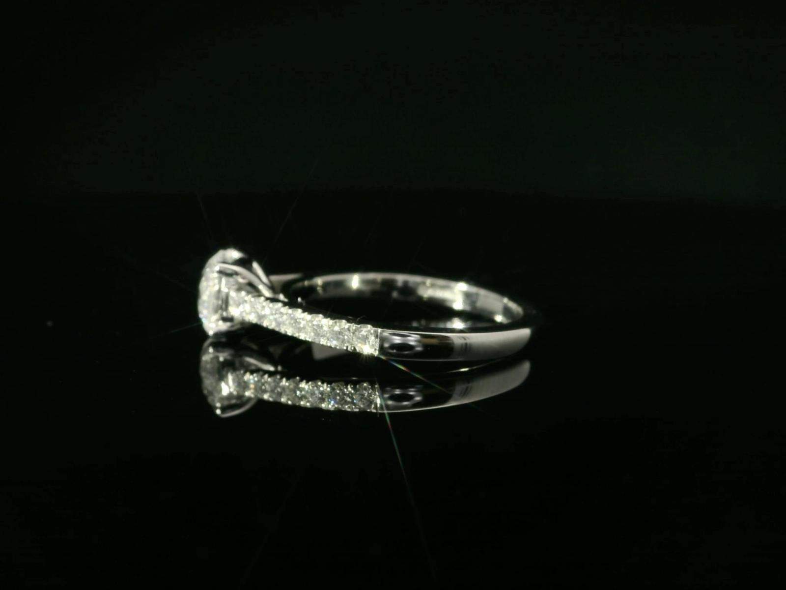 GIA-CERTIFICATED Natural Diamond Ring