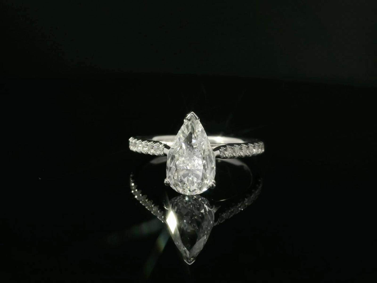 GIA-CERTIFICATED Natural Diamond Ring