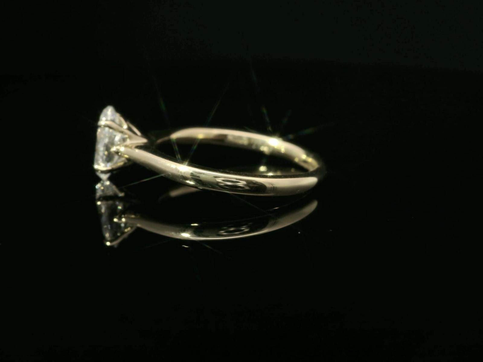 GIA-CERTIFICATED Natural Diamond Ring