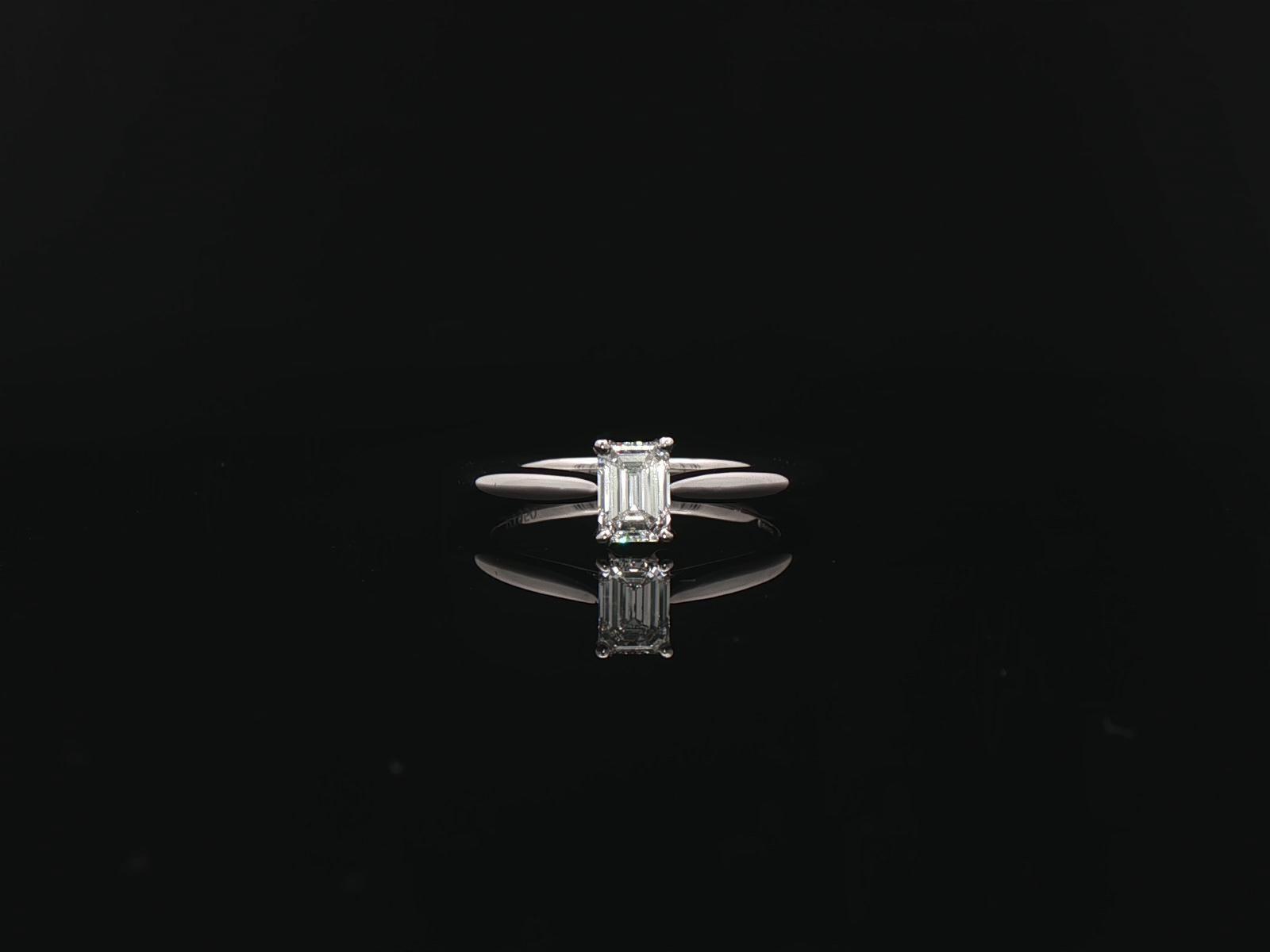 GIA-CERTIFICATED Natural Diamond Ring